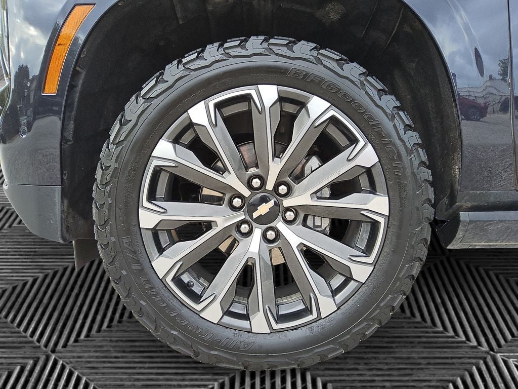 2025 Chevrolet Suburban 4WD High Country