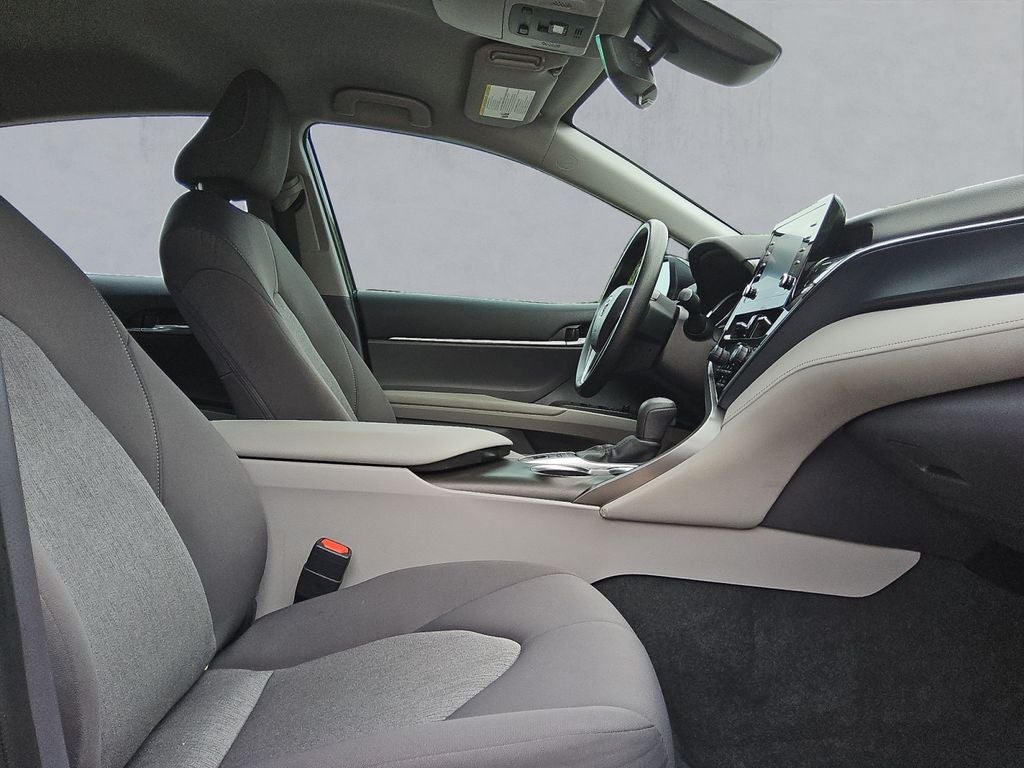 2022 Toyota Camry Hybrid LE