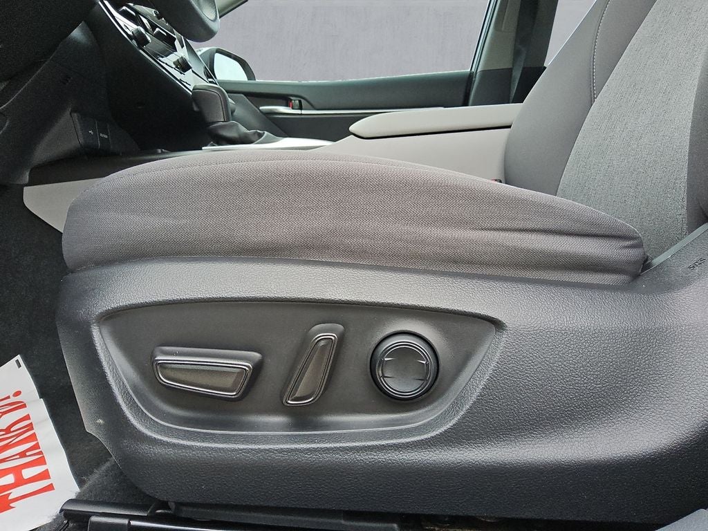 2022 Toyota Camry Hybrid LE