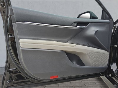 2022 Toyota Camry Hybrid LE