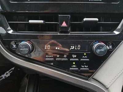 2022 Toyota Camry Hybrid LE