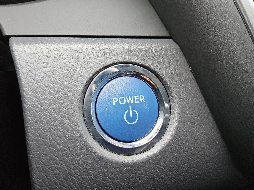 2022 Toyota Camry Hybrid LE