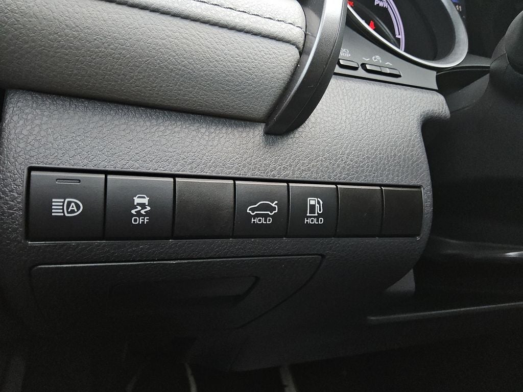 2022 Toyota Camry Hybrid LE