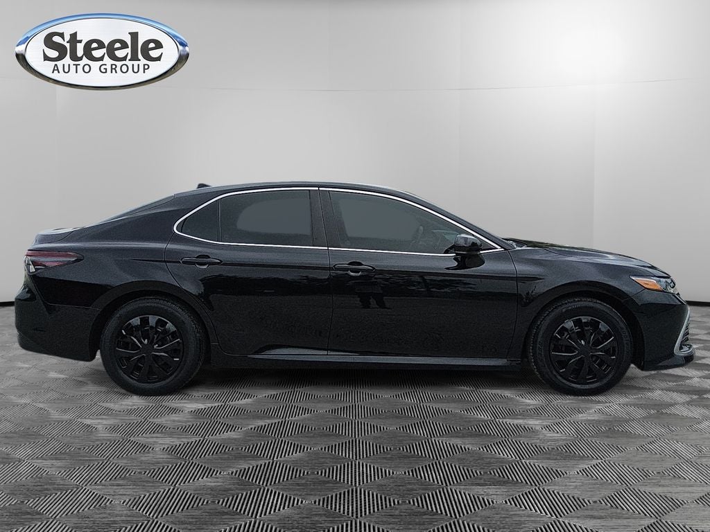 2022 Toyota Camry Hybrid LE