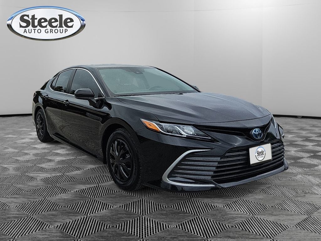 2022 Toyota Camry Hybrid LE