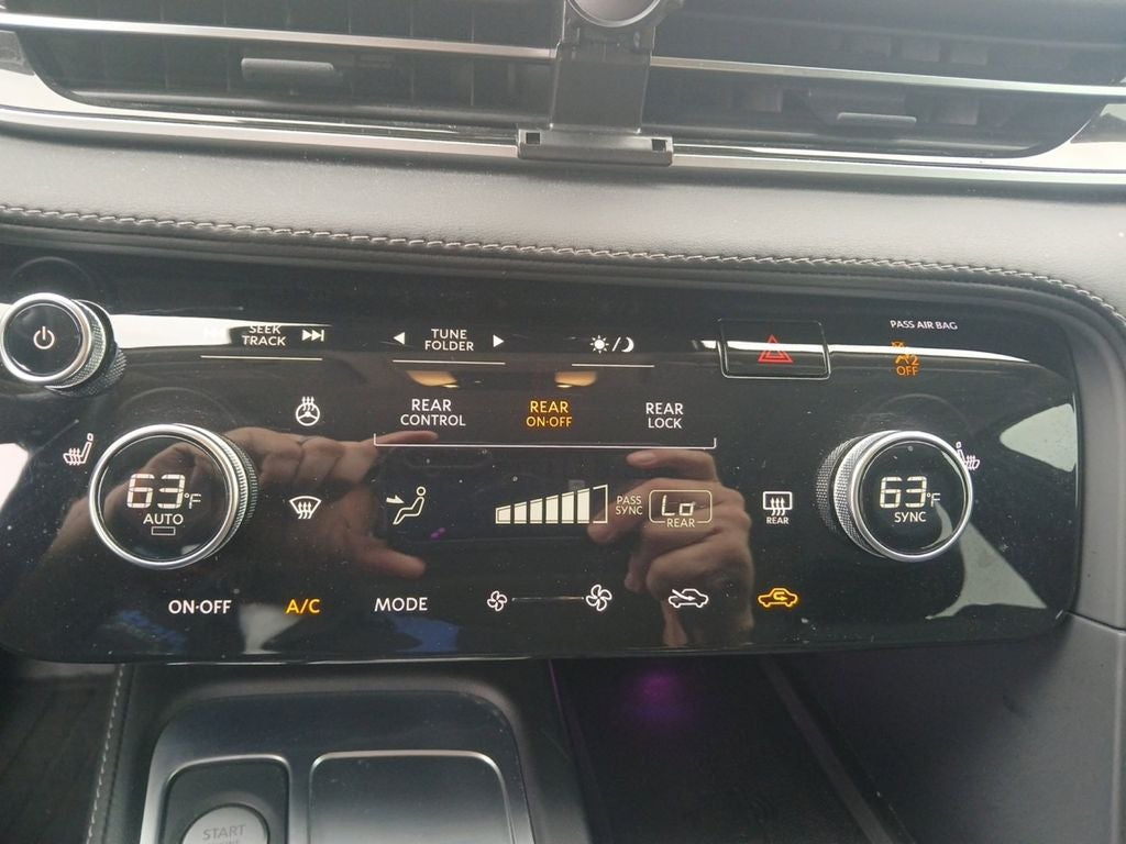2025 INFINITI QX60 PURE