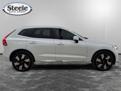 2023 Volvo XC60 Recharge Plug-In Hybrid T8 Plus Bright Theme