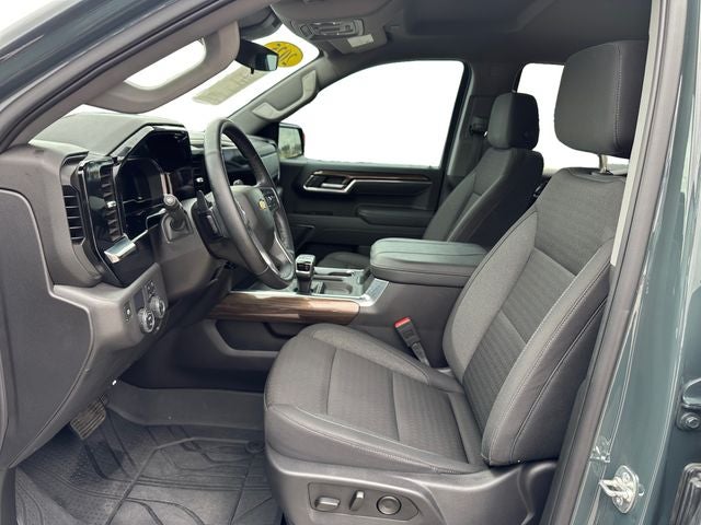 2025 Chevrolet Silverado 1500 2WD Crew Cab Short Bed LT