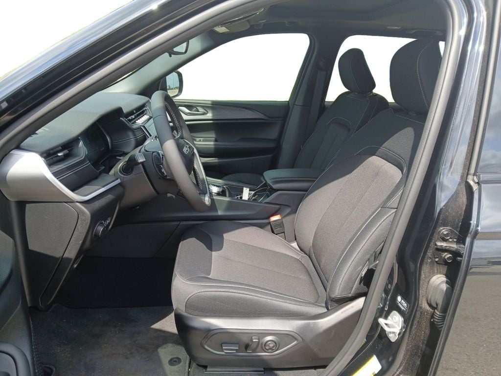 2024 Jeep Grand Cherokee Laredo X 4x4