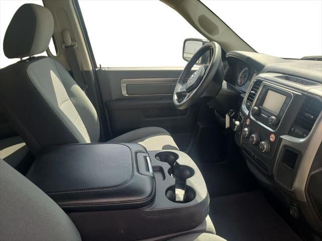2024 RAM 1500 Classic SLT Quad Cab 4x2 6'4' Box