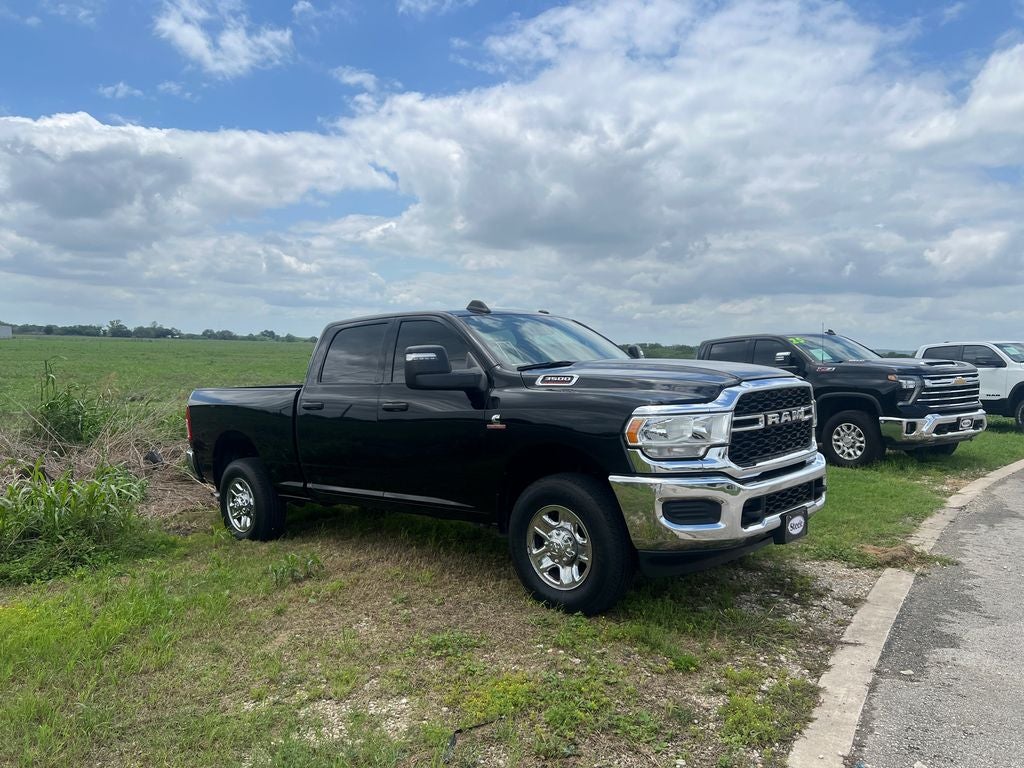 2024 RAM 3500 Tradesman Crew Cab 4x4 6'4' Box