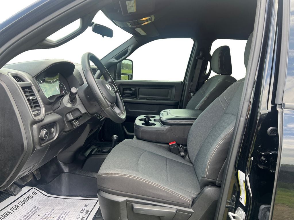 2024 RAM 3500 Tradesman Crew Cab 4x4 6'4' Box