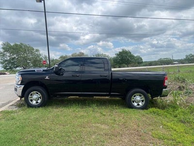 2024 RAM 3500 Tradesman Crew Cab 4x4 6'4' Box
