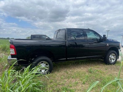 2024 RAM 3500 Tradesman Crew Cab 4x4 6'4' Box