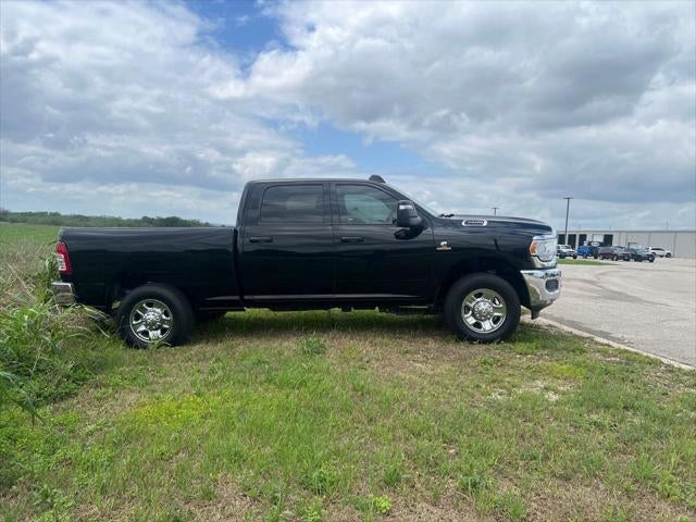 2024 RAM 3500 Tradesman Crew Cab 4x4 6'4' Box