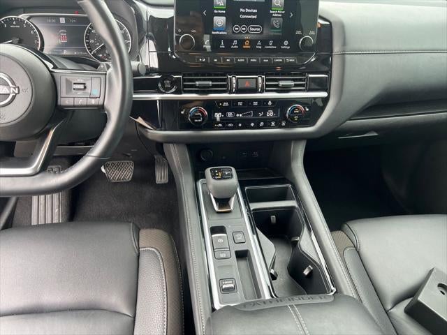2025 Nissan Pathfinder SL FWD