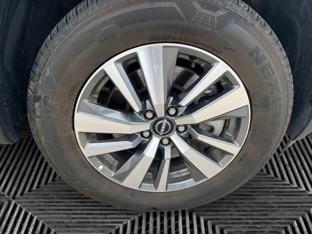 2025 Nissan Pathfinder SL FWD