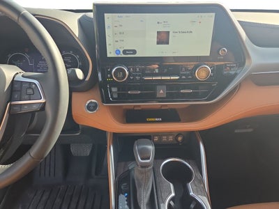 2025 Toyota Highlander Hybrid Platinum