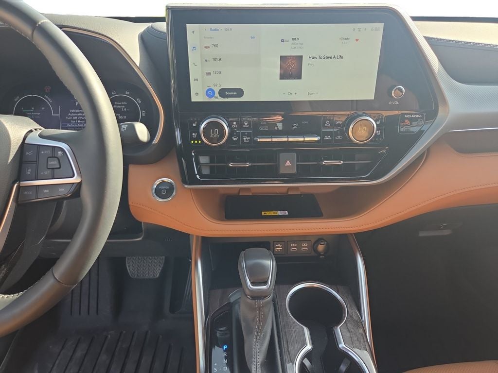2025 Toyota Highlander Hybrid Platinum