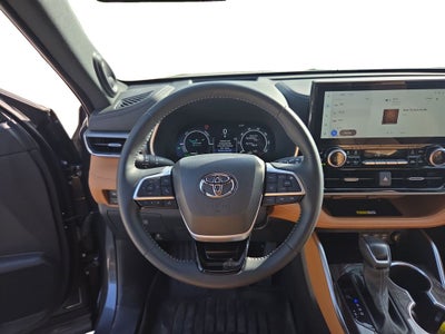 2025 Toyota Highlander Hybrid Platinum