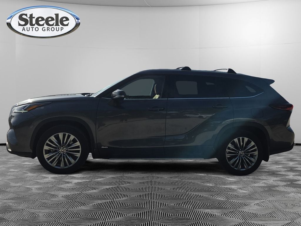 2025 Toyota Highlander Hybrid Platinum