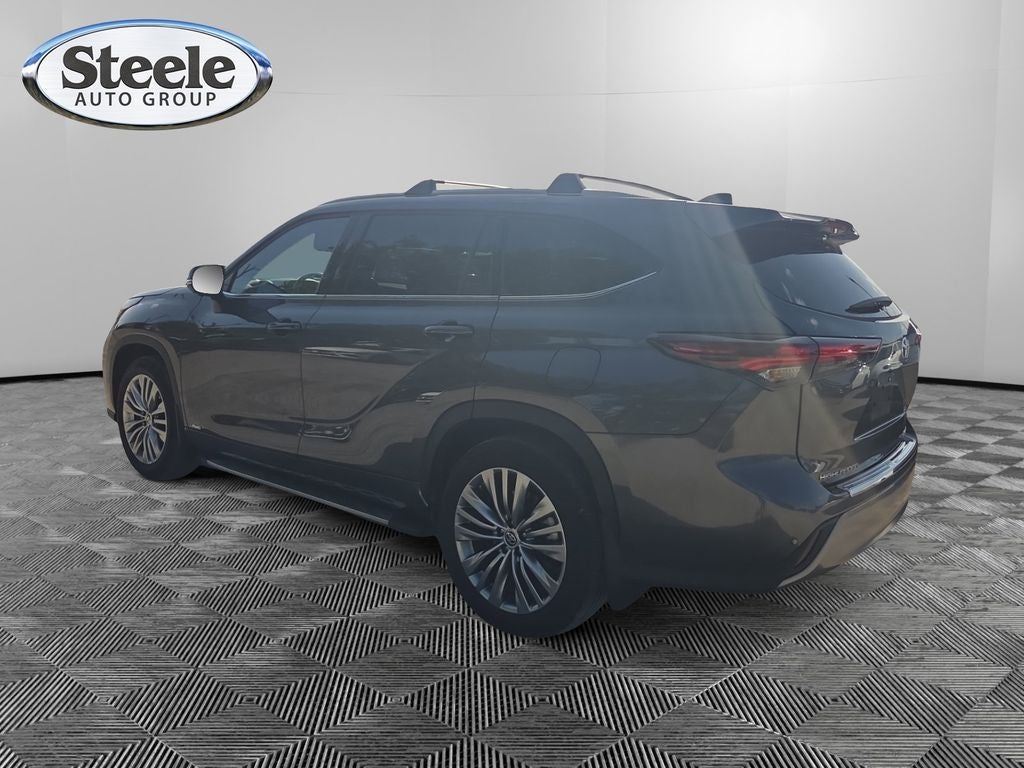2025 Toyota Highlander Hybrid Platinum