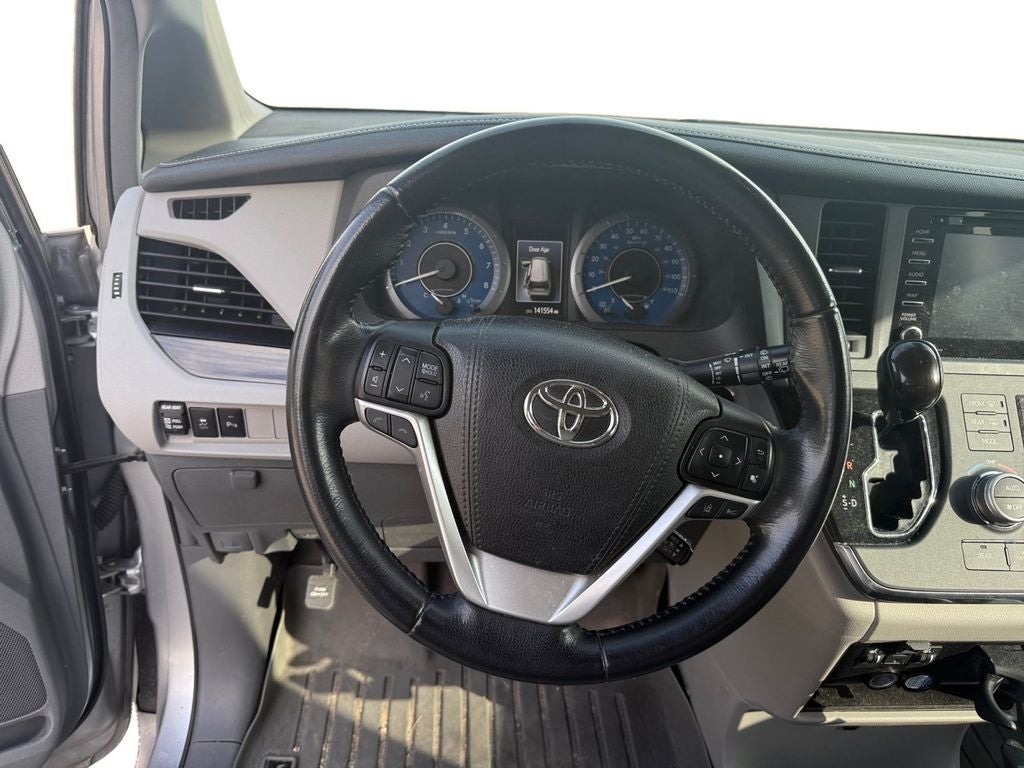 2018 Toyota Sienna XLE 8 Passenger