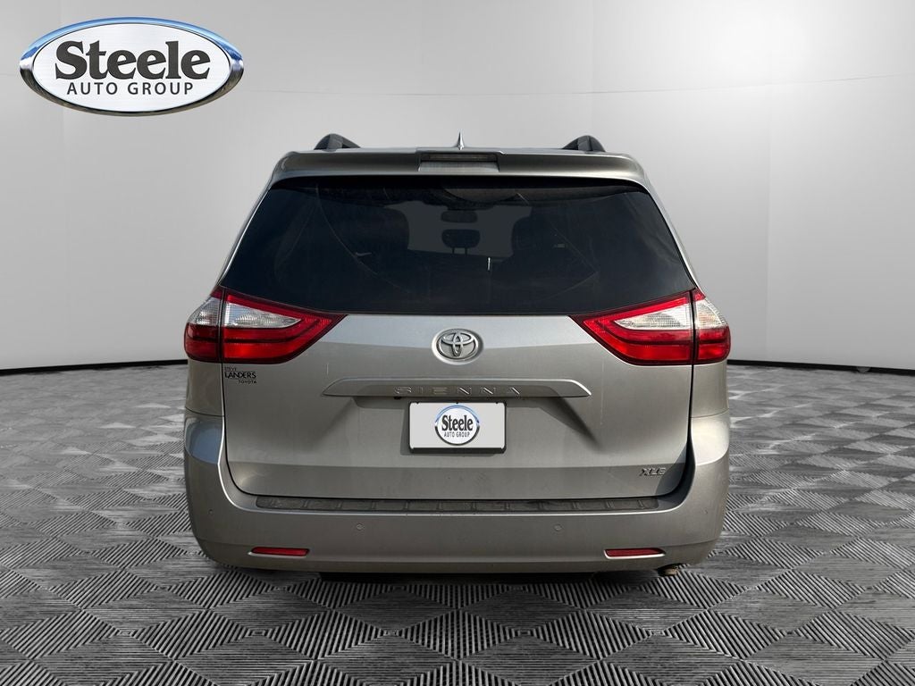 2018 Toyota Sienna XLE 8 Passenger